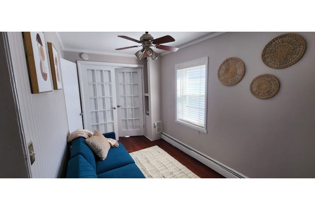 Photo of Livingroom in Upper Fells Point