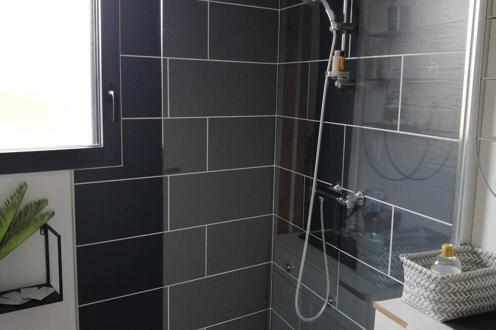 Photo of Bathroom in La Haie-Fouassiere