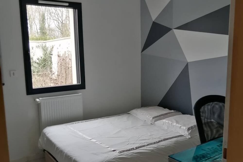 Photo of Bedroom in La Haie-Fouassiere