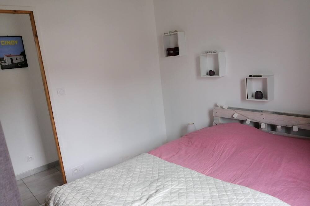Photo of Bedroom in La Haie-Fouassiere
