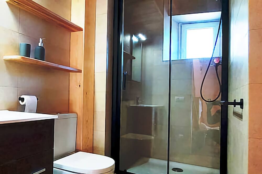 Photo of Bathroom in Llavorsi