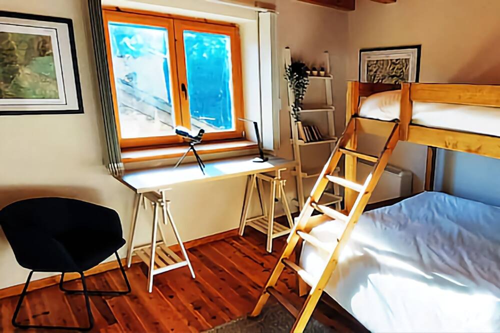 Photo of Bedroom in Llavorsi
