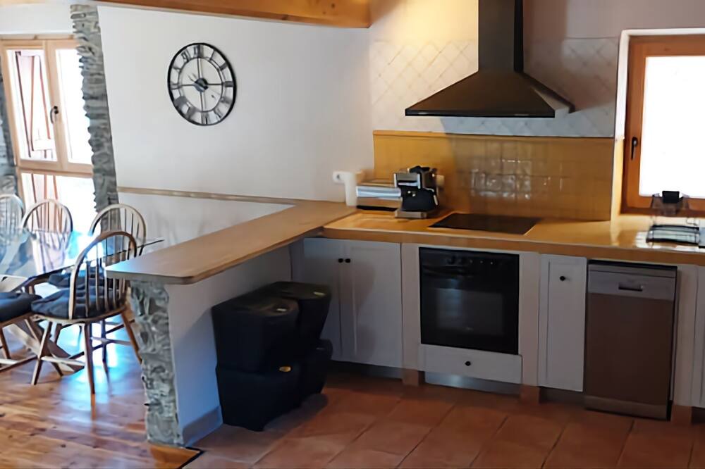 Photo of Kitchen in Llavorsi