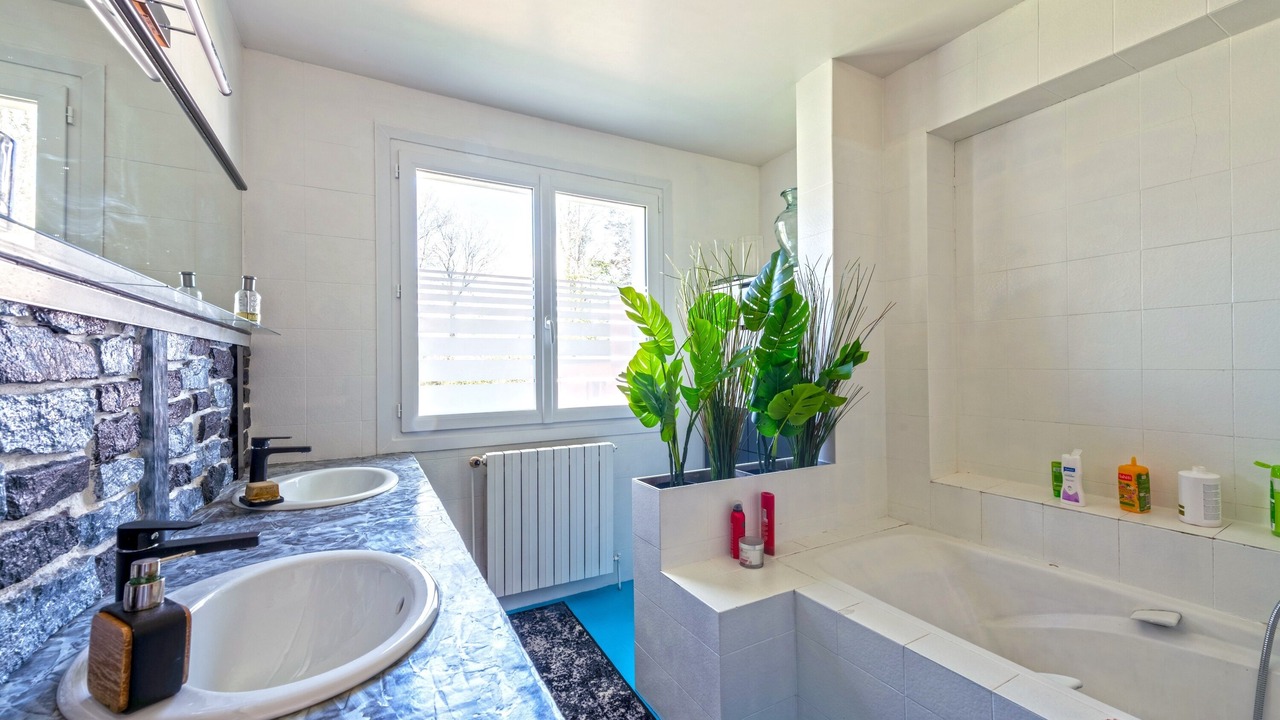 Photo of Others in La Roche-Maurice