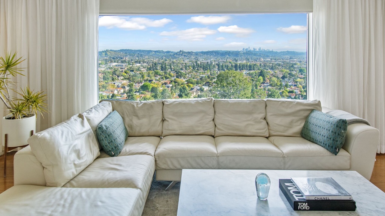 Photo of Livingroom in Rossmoyne