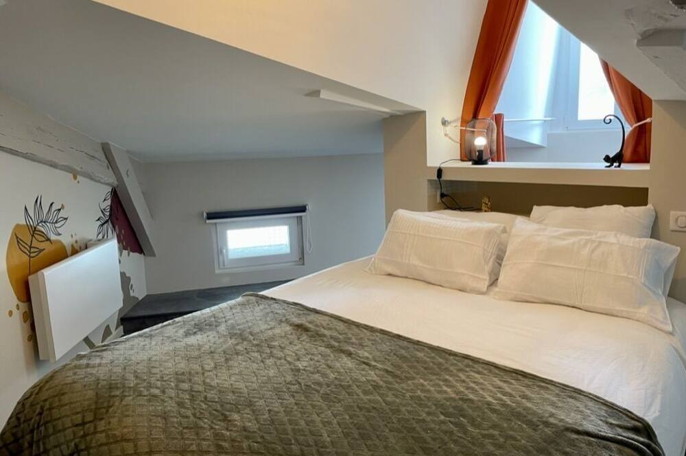 Photo of Bedroom in Saint-Astier