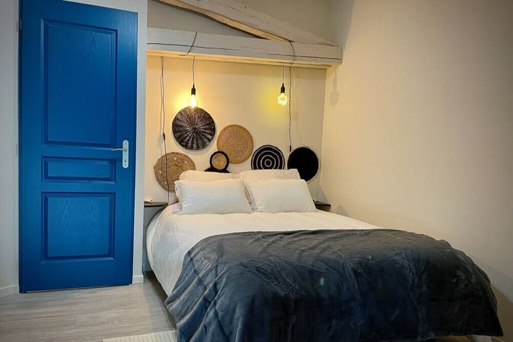 Photo of Bedroom in Saint-Astier
