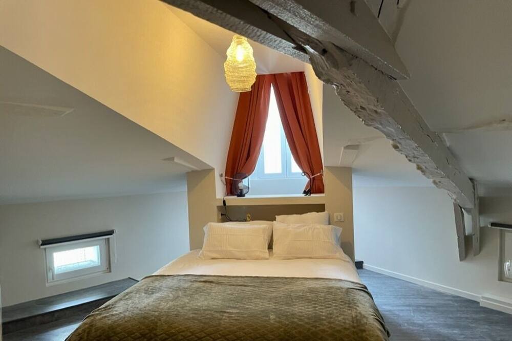 Photo of Bedroom in Saint-Astier