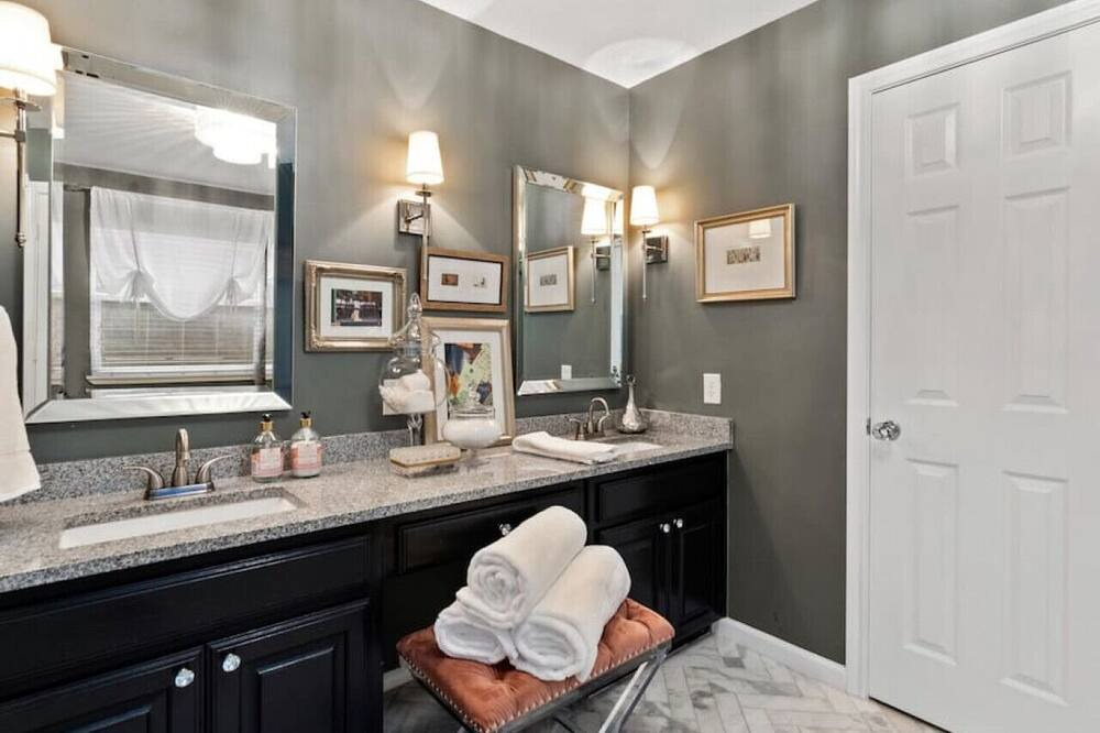 Photo of Bathroom in South Arlington