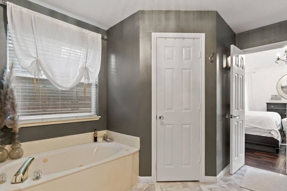 Photo of Bedroom in South Arlington