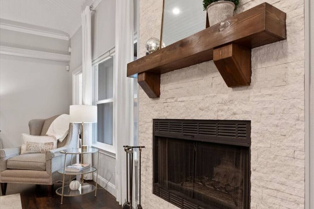 Photo of Livingroom in South Arlington