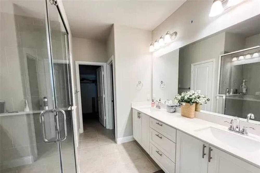 Photo of Bathroom in Frisco