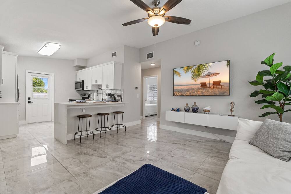 Photo of Others in Lake Worth Corridor