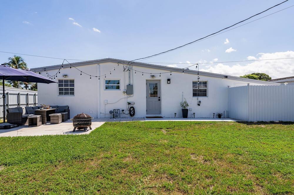 Photo of Others in Lake Worth Corridor