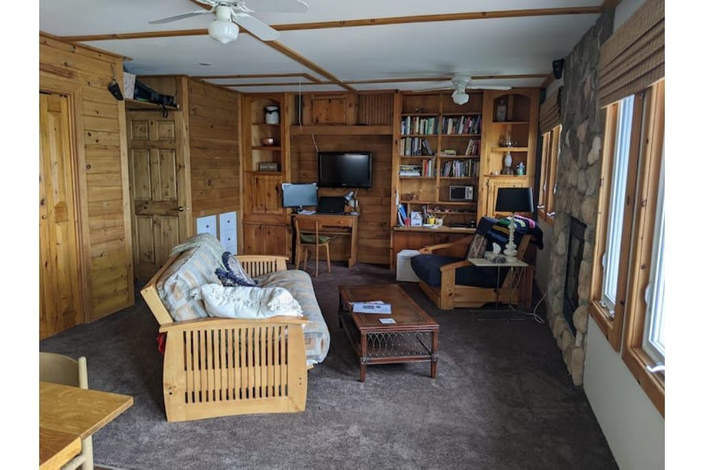 Photo of Livingroom in Quinte West