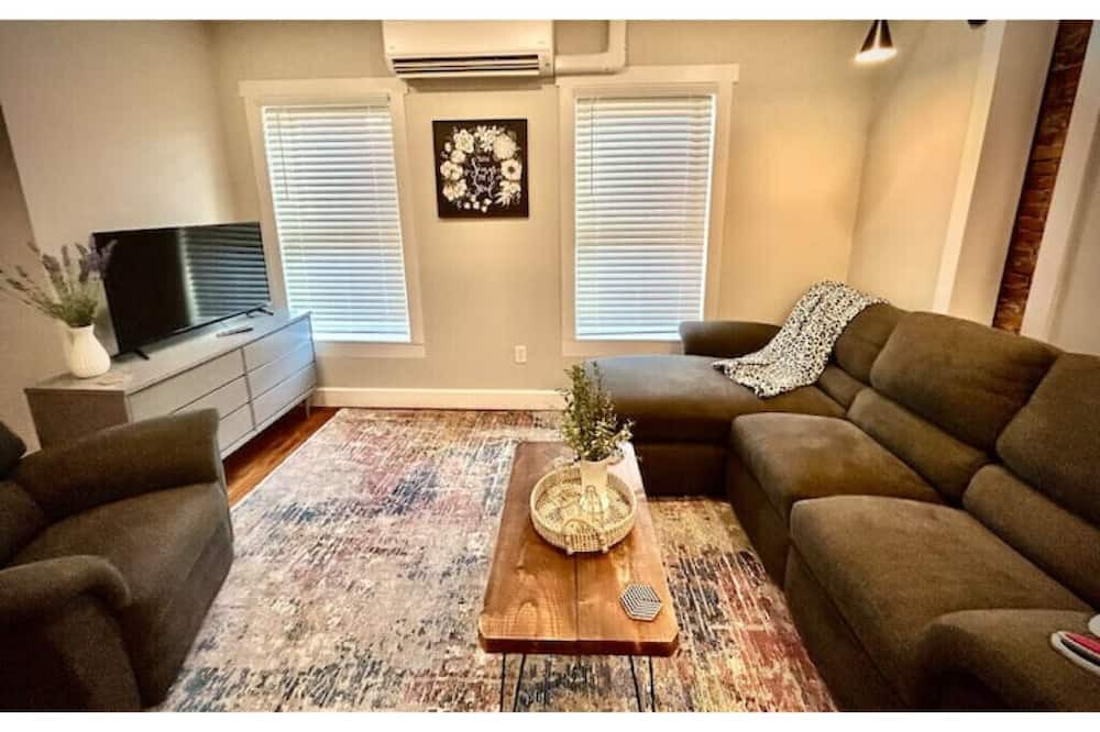 Photo of Livingroom in Mifflinburg