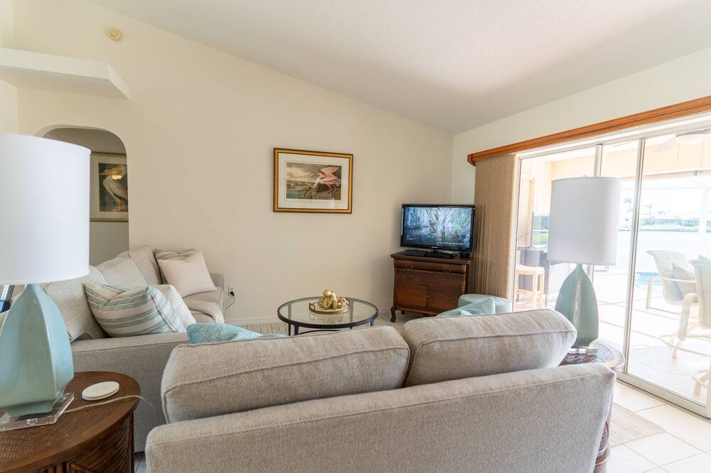 Photo of Livingroom in Burnt Store Isles