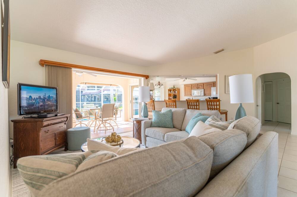 Photo of Livingroom in Burnt Store Isles