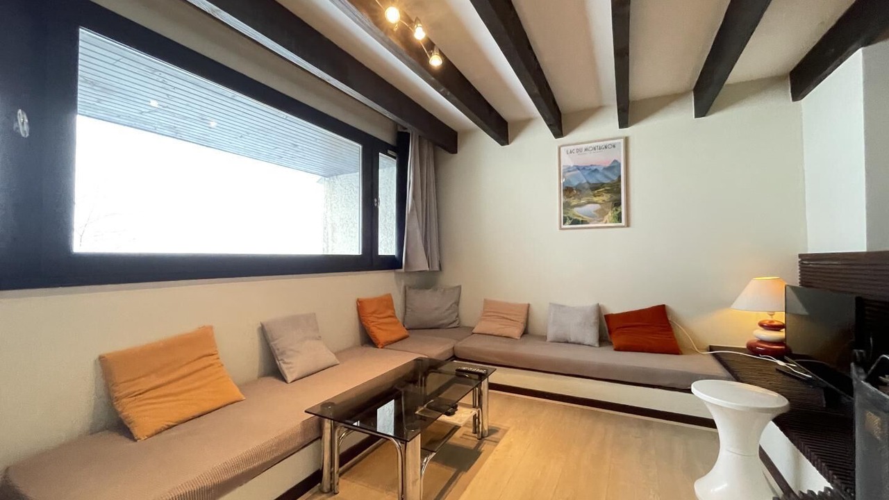 Photo of Livingroom in Louvie-Soubiron