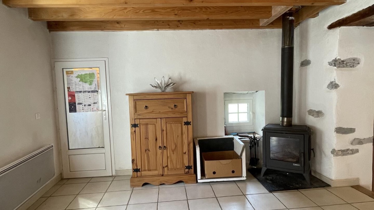 Photo of Others in Accous