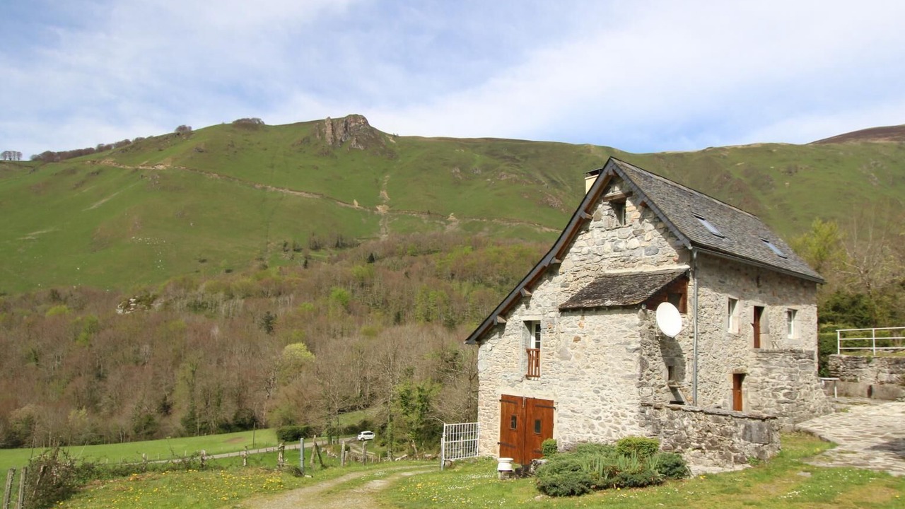 Photo of Outdoor in Accous