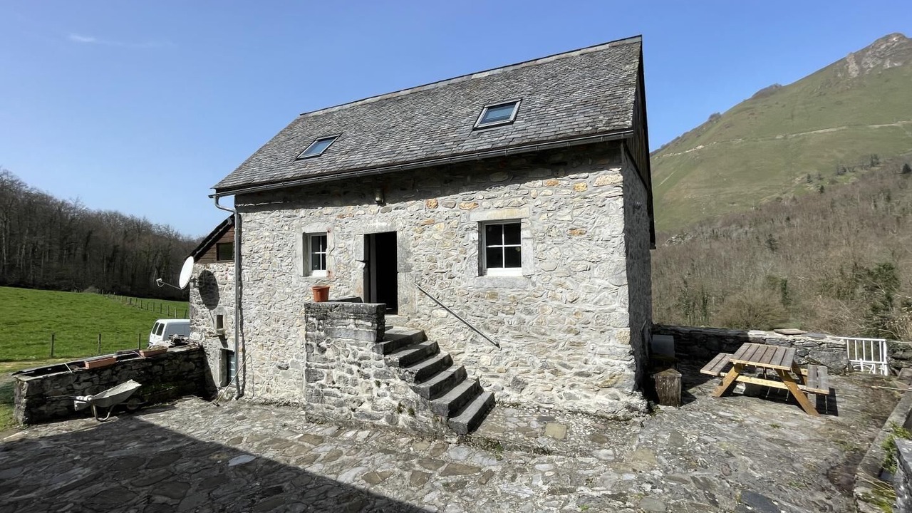 Photo of Outdoor in Accous