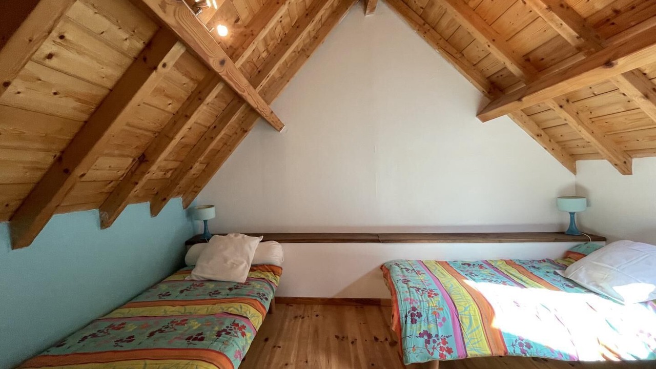 Photo of Others in Accous