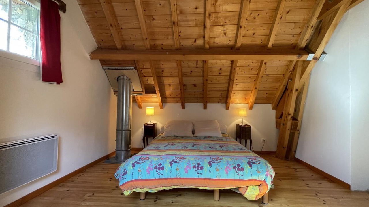 Photo of Others in Accous