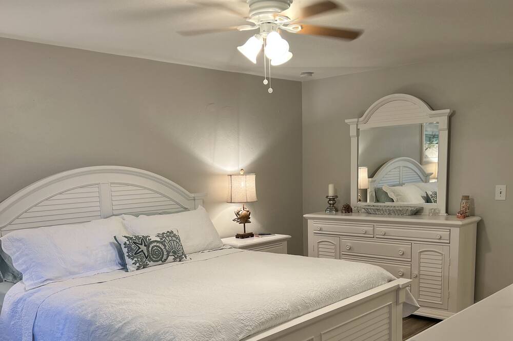 Photo of Bedroom in Kings Lake