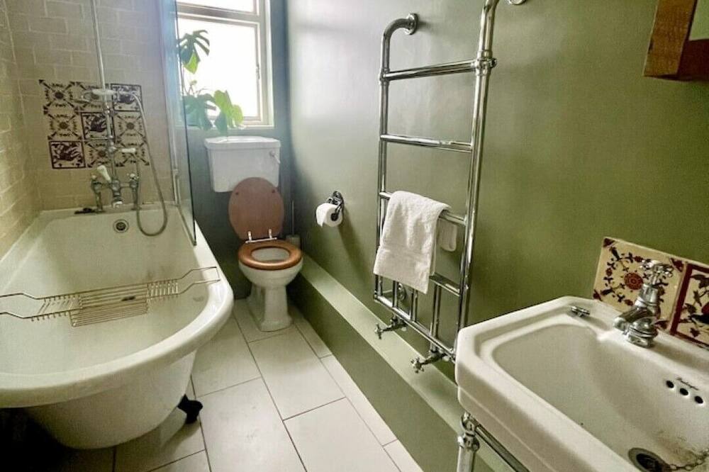 Photo of Bathroom in Dalston