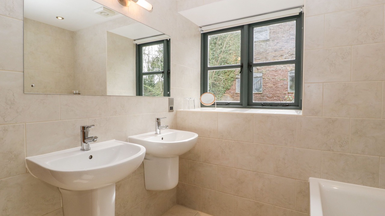 Photo of Bathroom in Little Cowarne