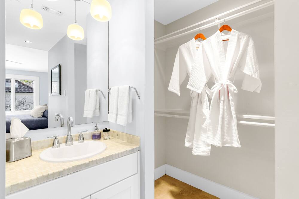 Photo of Bathroom in Uptown