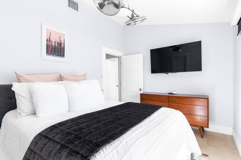 Photo of Bedroom in Uptown