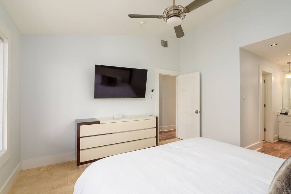 Photo of Bedroom in Uptown
