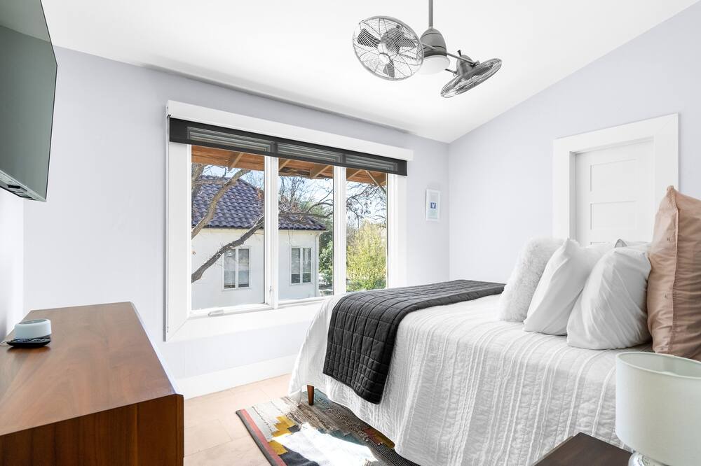 Photo of Bedroom in Uptown