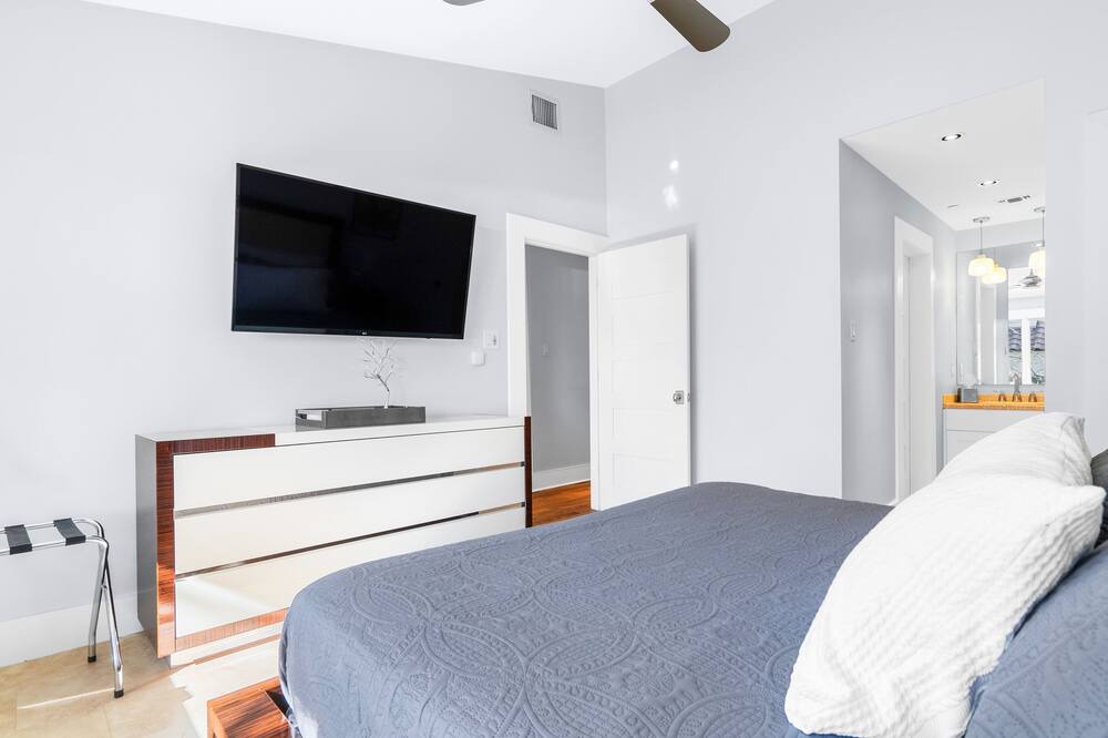 Photo of Bedroom in Uptown