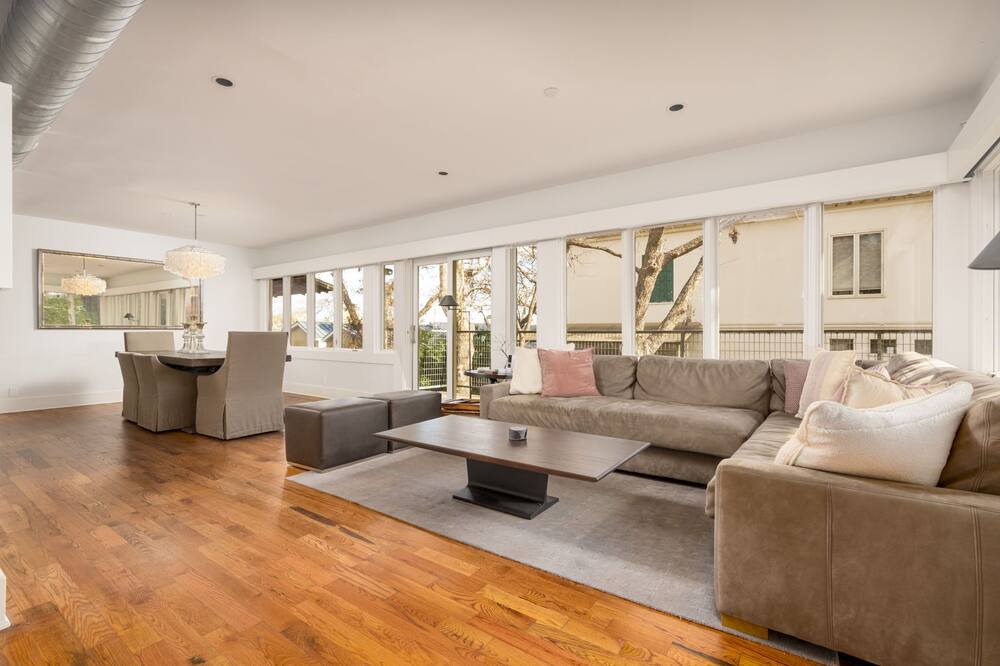 Photo of Livingroom in Uptown