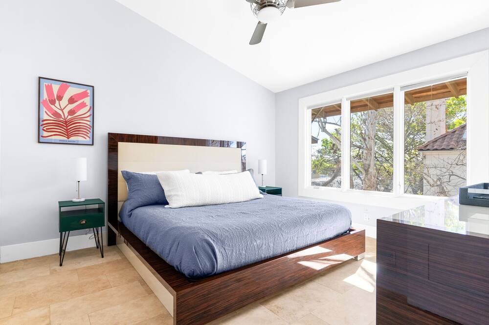 Photo of Bedroom in Uptown