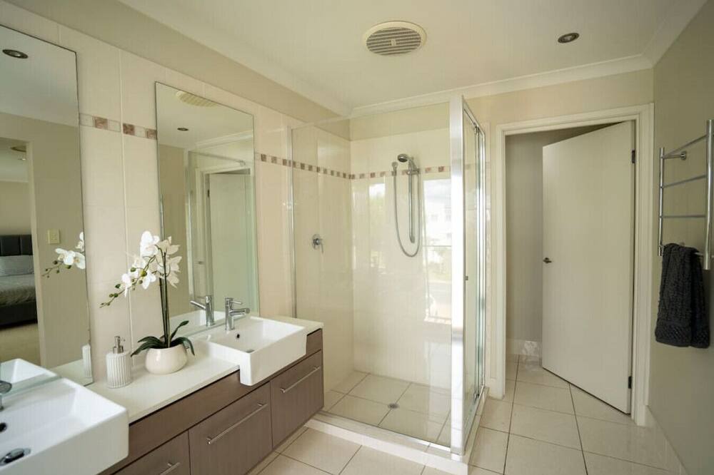 Photo of Others in Biggera Waters