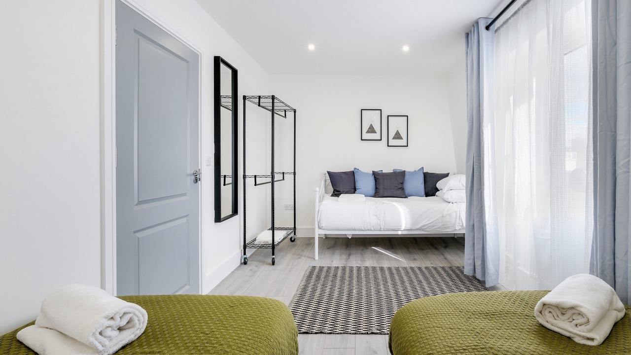 Photo of Others in Yiewsley