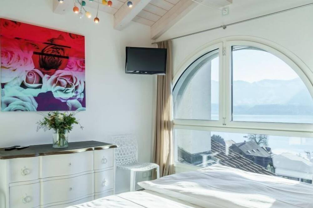 Photo of Bedroom in Hilterfingen