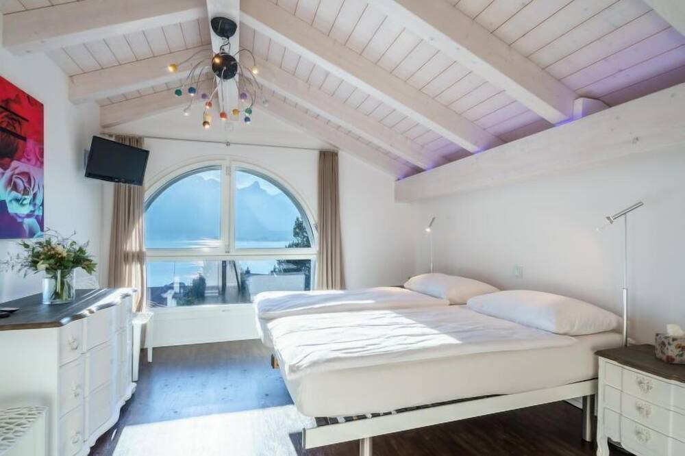 Photo of Bedroom in Hilterfingen