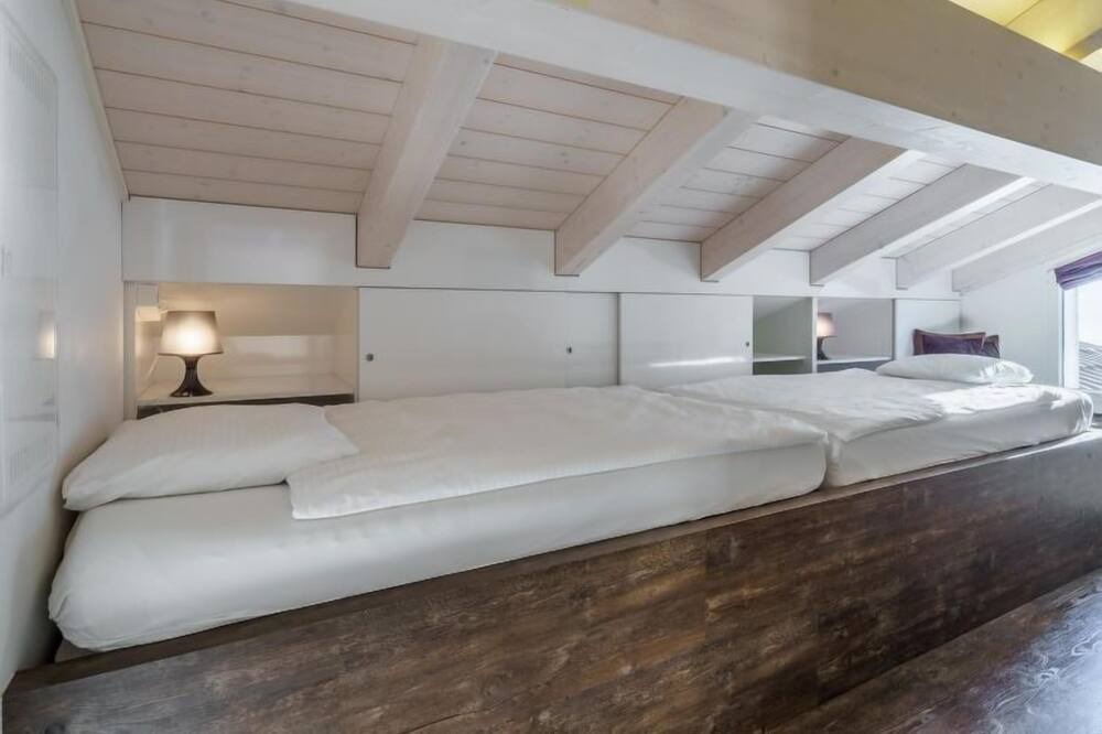 Photo of Bedroom in Hilterfingen