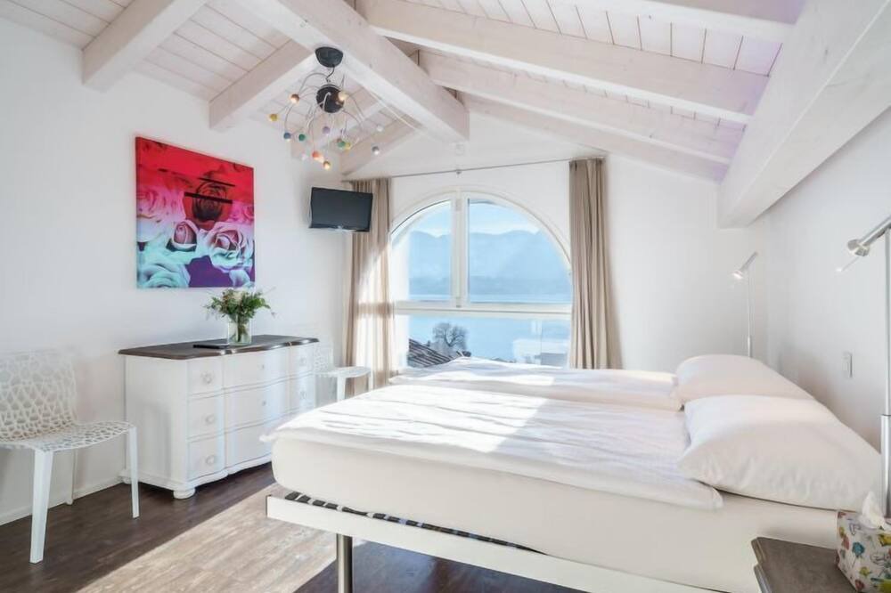 Photo of Bedroom in Hilterfingen