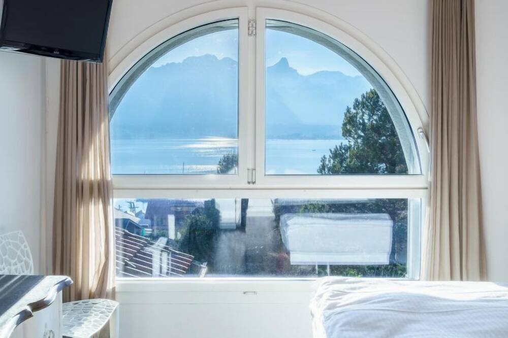 Photo of Bedroom in Hilterfingen