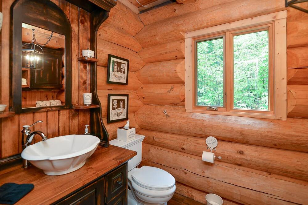 Photo of Bathroom in Val-des-Monts