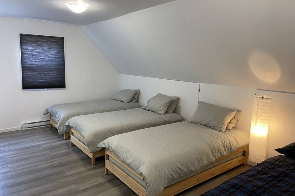Photo of Bedroom in Val-des-Monts