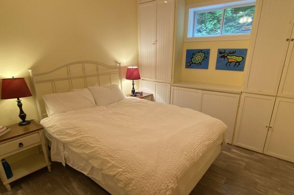 Photo of Bedroom in Val-des-Monts