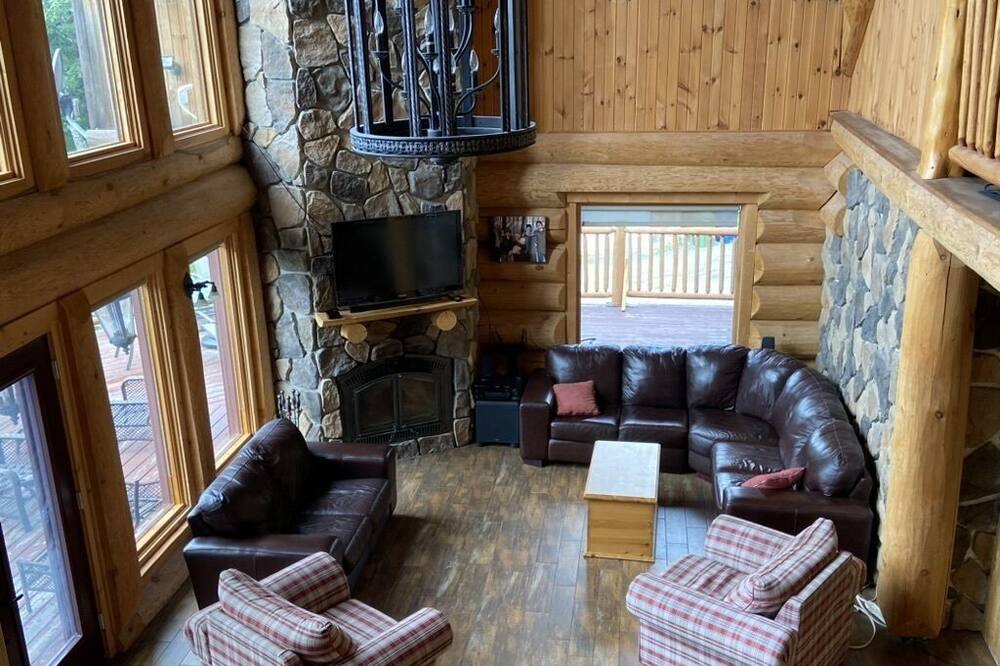 Photo of Livingroom in Val-des-Monts
