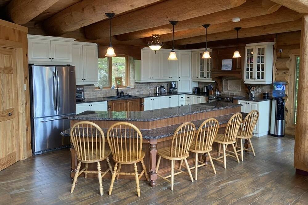 Photo of Kitchen in Val-des-Monts